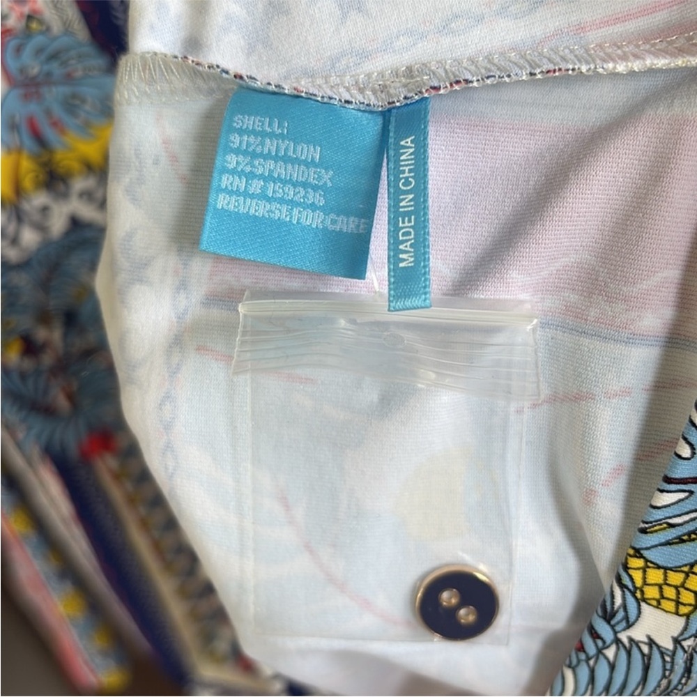 NWOT J. McLaughlin Catalina Cloth Top Tropical
Stripe Size Medium - Picture 7 of 9